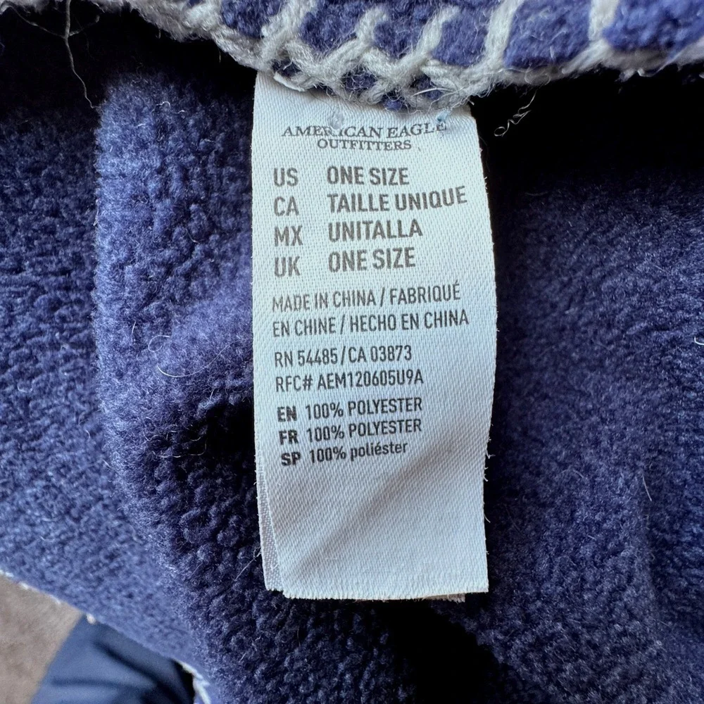 American Eagle Outfitters Blue Red White Logo Fleece Throw Blanket Spellout 2016